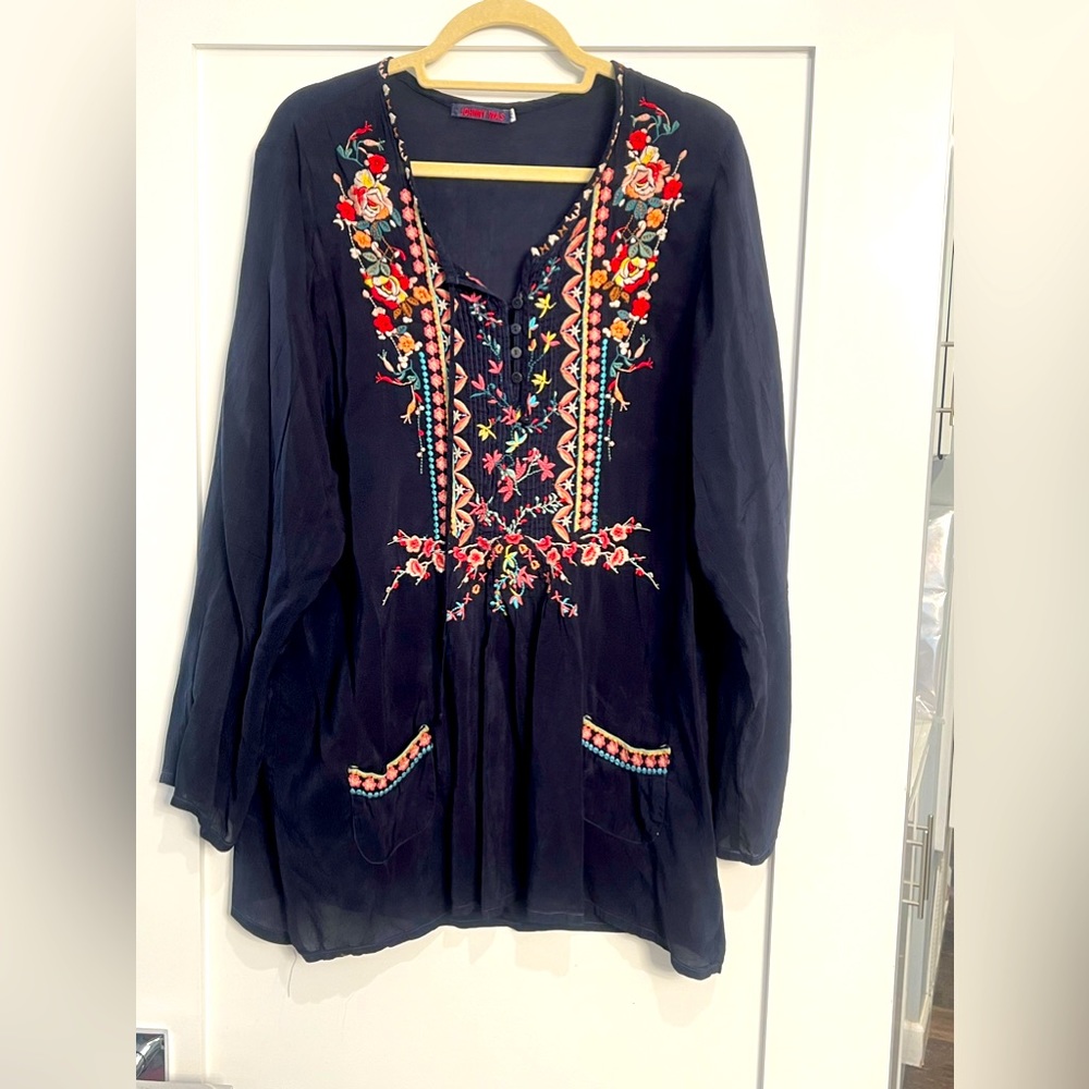 XL Johnny Was navy embroidered rayon long sleeve tunic